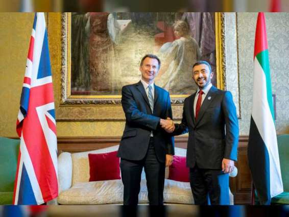 عبدالله بن زايد يلتقي وزير الخارجية البريطاني