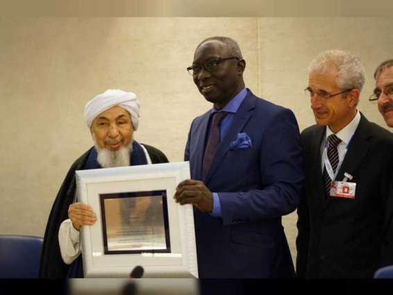 رئيس مجلس الإمارات للإفتاء الشرعي يفوز بجائزة التميز الدولية لسفير الحريات الدينية والسلام