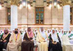 أمير المدينة المنورة يرعى حفل تخريج 290 حافظاً وحافظة من طلاب الجمعية الخيرية لتحفيظ القرآن بالمدينة