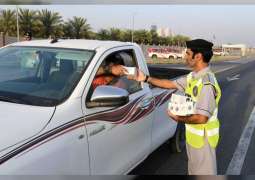 شرطة عجمان تنفذ عددا من الانشطة الخيرية ضمن مبادرات شهر الخير