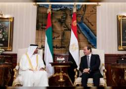 محمد بن زايد والرئيس المصري يبحثان تعزيز العلاقات الأخوية وتطورات القضايا الإقليمية والدولية