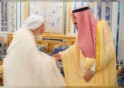 خادم الحرمين يستقبل رئيس مجلس الإمارات للإفتاء الشرعي