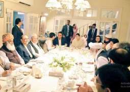 قیادة أحزاب المعارضة الباکستانیة علي مائدة الافطار الرمضاني بمدینة اسلام آباد