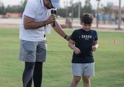 شاب سعودي يرفع لياقة أكثر من 400 متدرب بإحدى حدائق بريدة