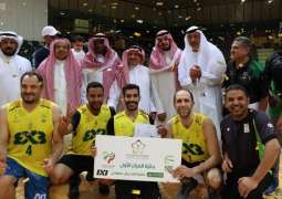 رئيس اتحاد السلة يتوج الفائزين بمهرجان 3 × 3 لكرة السلة في الرياض