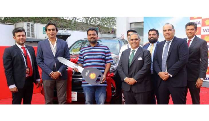 Shell and Visa present Toyota Fortuner and Honda Civic to the lucky prize winners