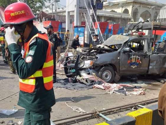 Elite force targeted in suicide blast at Data Darbar
