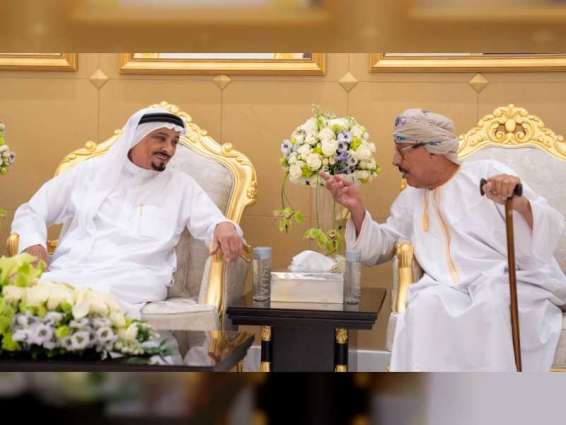 حاكم عجمان يتبادل التهاني بشهر رمضان مع الشيوخ و كبار المسؤولين