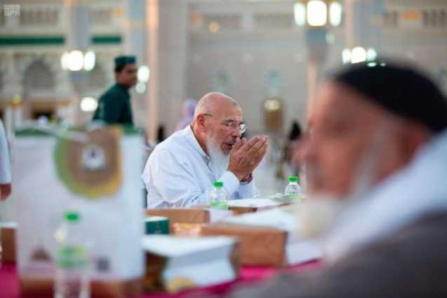 وكالة شؤون المسجد النبوي تنظم مائدة الإفطار الجماعي لذوي القدرات الخاصة