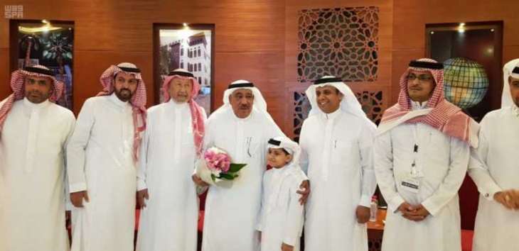 رئيس الجمعية العربية السعودية للثقافة والفنون يزور فرع الجمعية بجدة