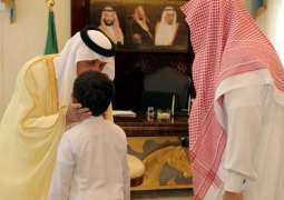 سمو الأمير خالد الفيصل يُعزي الدكتور الشهري في وفاة زوجته وأبنائه