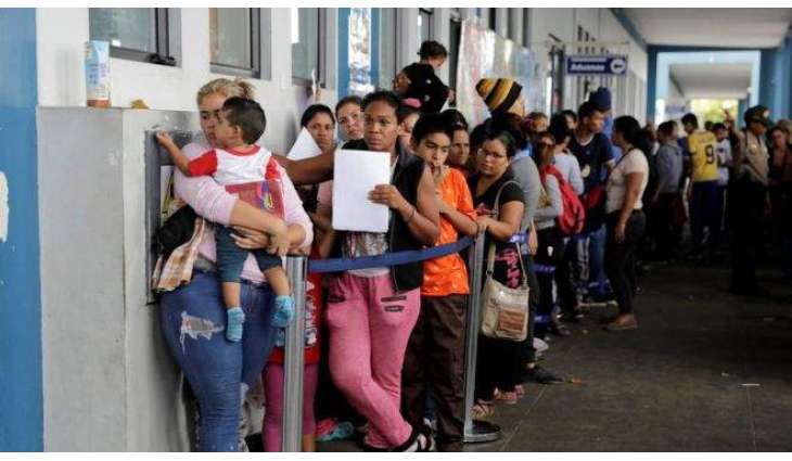 Venezuela crisis: Migrants dash to cross Peru border
