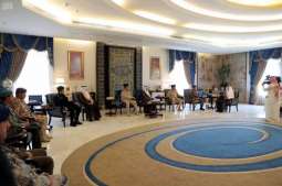 سمو الأمير خالد الفيصل يستقبل اللجنة الأمنية المشاركة في تنفيذ الخطة الأمنية خلال انعقاد القمم الثلاث