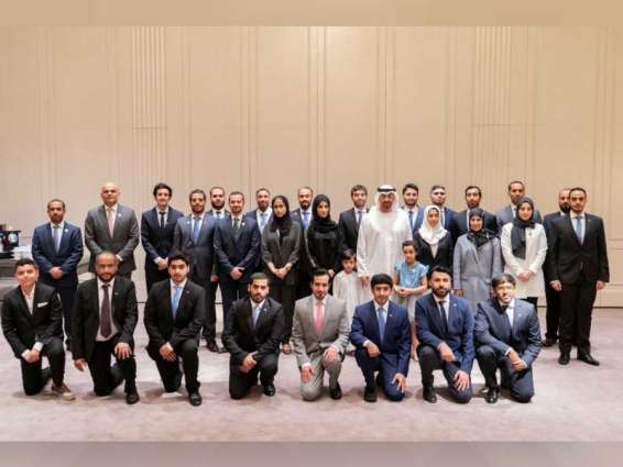 Mohamed bin Zayed meets UAE students studying in Germany