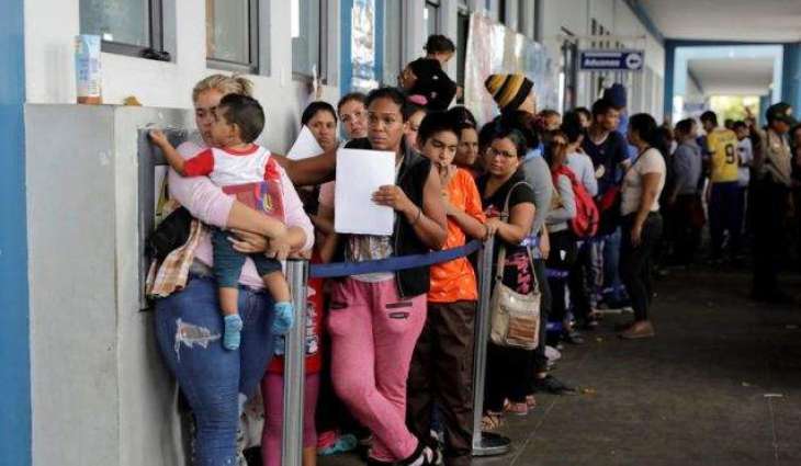 Venezuela crisis: Migrants dash to cross Peru border