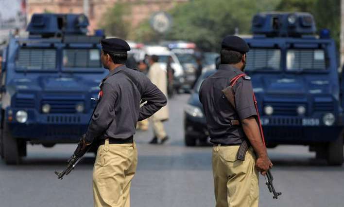 Two dacoits held in karachi