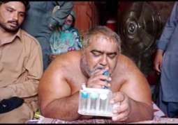 Obese man Noor Hassan dies in Lahore 