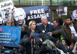 Activists Greet London's Media Freedom Conference Guests With 'Free Assange' Banners