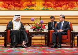 عبدالله بن زايد يلتقي مستشار الدولة وزير الخارجية الصيني 