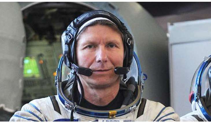 Record-Setting Russian Cosmonaut Briefly Joins One More Orbit Round-the-World Trip