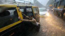 Mumbai: Heaviest rain in decade triggers chaos