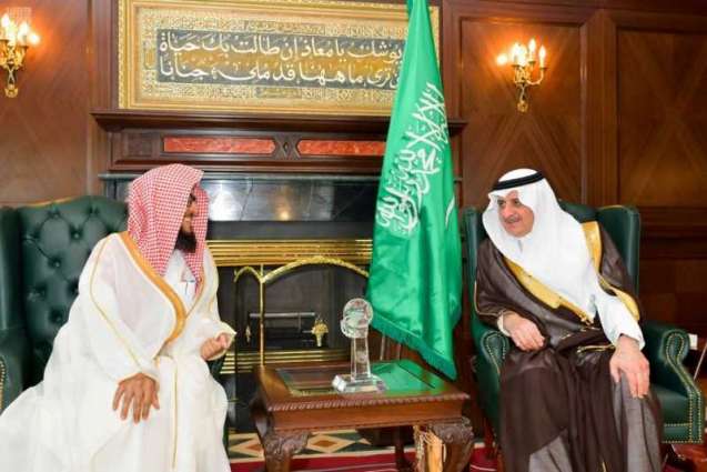سمو أمير تبوك يستقبل نائب وزير الشؤون الإسلامية