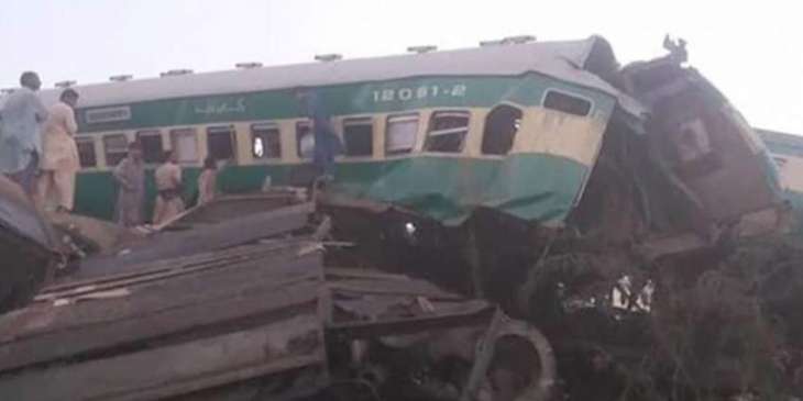 17 dead, 83 injured in train collision in Pakistan