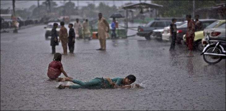 Met Office predicts heavy rainfall in Karachi