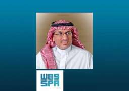 رئيس هيئة الهلال الأحمر السعودي يواسي ذوي المسعفين المتوفين بتبوك