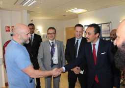 سفير خادم الحرمين الشريفين لدى بريطانيا يزور المرضى السعوديين في مستشفى بلندن