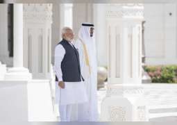 محمد بن زايد يستقبل رئيس وزراء الهند