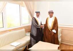 سفير الدولة في مسقط  يبحث مع وزير الصحة العماني التعاون المشترك