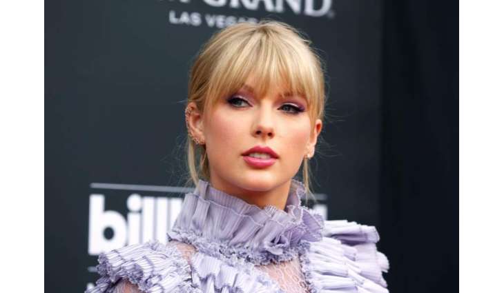 Taylor Swift says will re-record songs to regain control of catalog