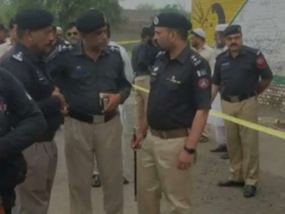 9 including three police personnel injured in bomb explosion