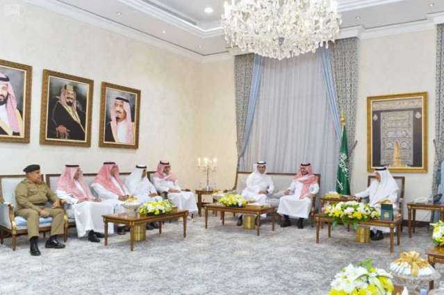 سمو الأمير خالد الفيصل يستقبل وزير النقل