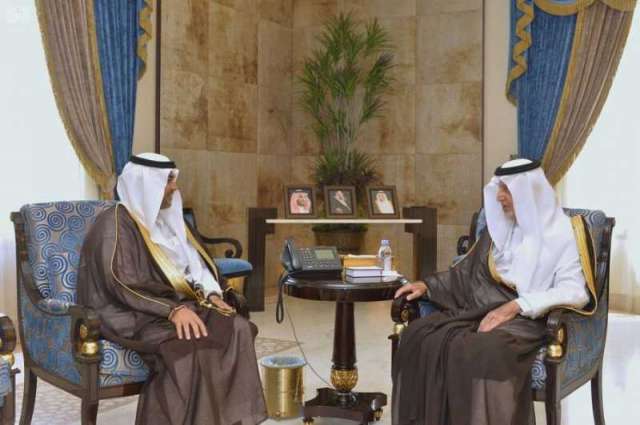 سمو الأمير خالد الفيصل يستقبل مدير عام التعليم بمنطقة مكة المكرمة