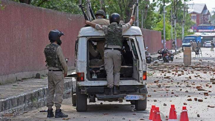 Police Officer Killed, Another One Injured in Shootout in Indian-Administered Kashmir