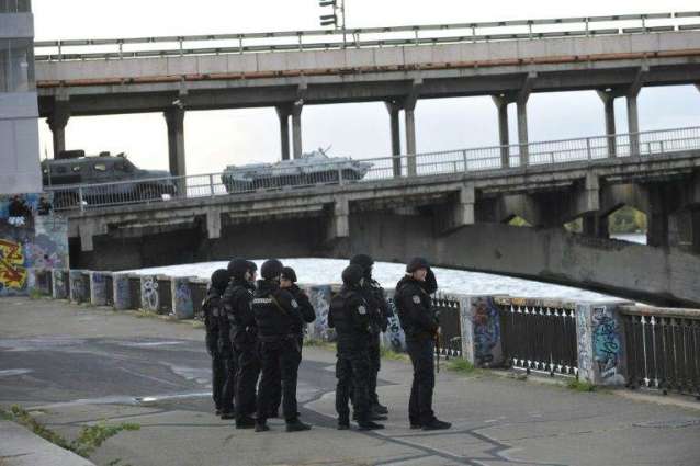 Police Detain Armed Man Who Threatened to Blow Up Bridge in Kiev