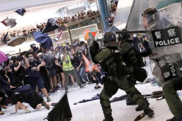 Hong Kong Police Use Pepper Spray, Sponge Grenades to Disperse Protesters - Reports