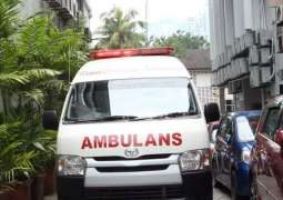 Van overturns, 5 injured Hujra shah Muqeem