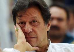 رئیس الوزراء عمران خان یقدم التعازي الي وزیر الخارجیة شاہ محمود قریشي لوفاة شقیقتہ