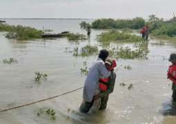 Pakistan Navy Rescuessea Cyclone ‘Kyarr’affecteesincoastal Areas Of Thatta& Sajawal Districts