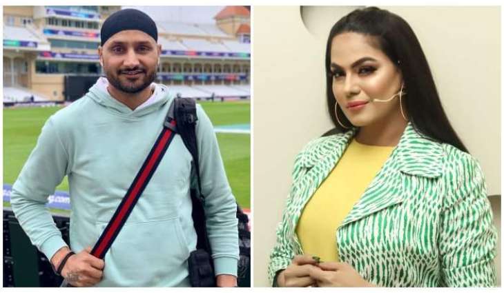 Veena Malik renders Harbhajan Singh speechless with 'enjoy your tea' quip
