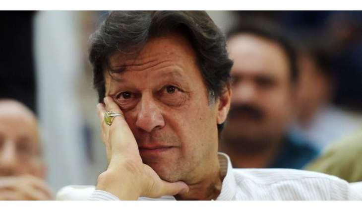 رئیس الوزراء عمران خان یقدم التعازي الي وزیر الخارجیة شاہ محمود قریشي لوفاة شقیقتہ