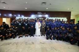 مدير الدفاع المدني يرعى تخريج الدورة التأسيسية لفريق البحث والإنقاذ البحريني