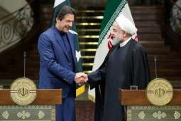 الرئیس الایراني حسن روحاني یستقبل رئیس وزراء باکستان عمران خان