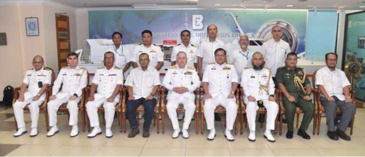 Chief Of The Naval Staff Admiral Zafar Mahmood Abbasi Visits Royal Malaysian Naval Facilities, Meets Naval Field Commanders