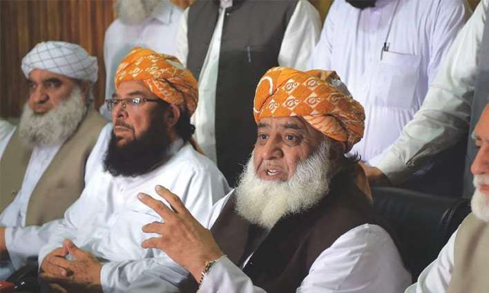 Haven't been tasked by PM to contact JUI-F chief on Azadi March, clarifies religious minister