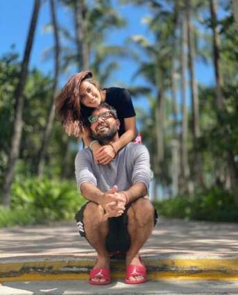 Actress Iqra, her fiancé share Miami pictures, gain fans’ attention