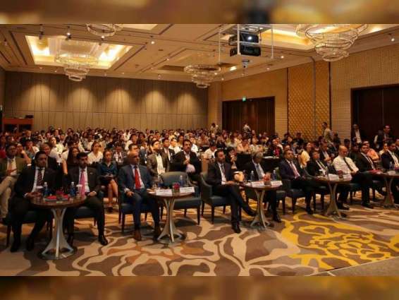 400 من المسؤولين ورجال الأعمال يحضرون فعاليات أسبوع التجارة والاستثمار الإماراتي الفيتنامي 